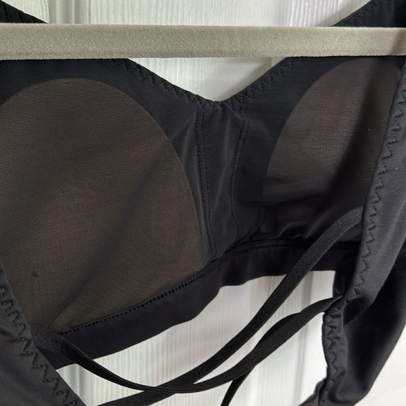 VICTORIA SPORT Sexy Black sports bra size Small with strappy cris cross back - Picture 7 of 8